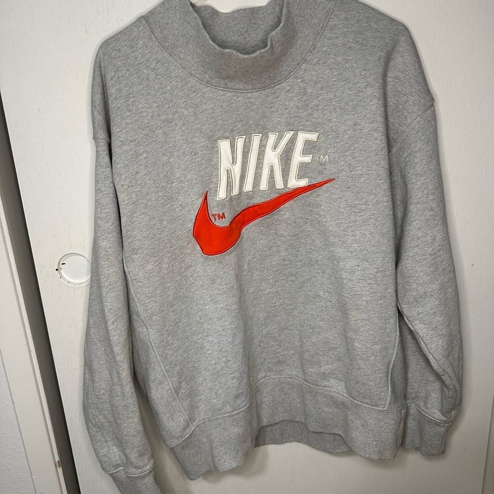 Nike Men's Turtleneck Gray Sweater  embroidered swoosh size Medium